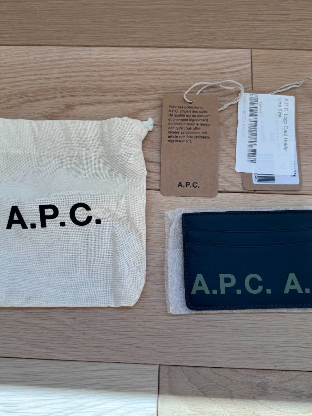 A.P.C. Men's Logo Print Leather Pocket Organizer | Forest Olive Green